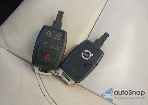 2013 Volvo C70 T5 из США, поврежденный, VIN YV1672MC0DJ143451